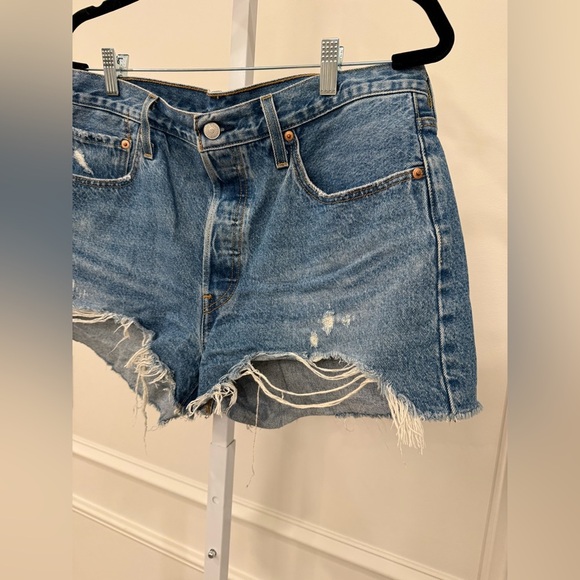 Vintage Levis Distressed Jean Shorts - Picture 4 of 13